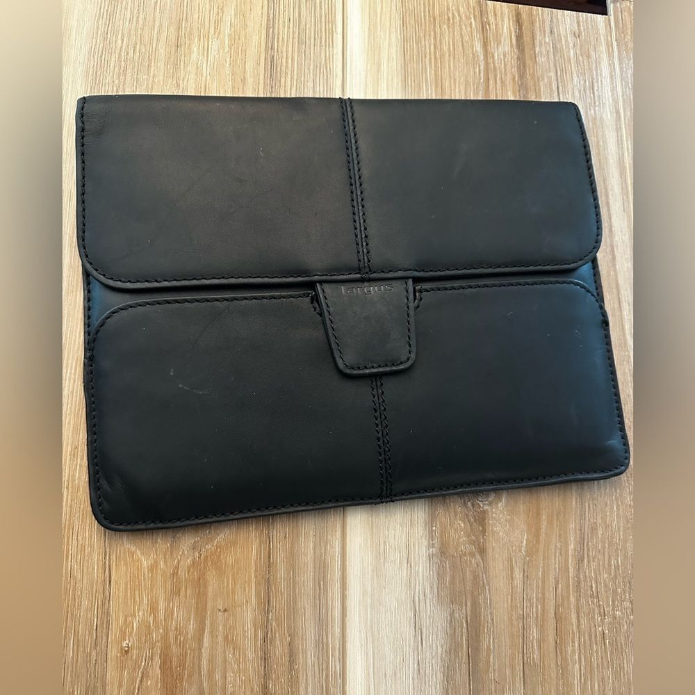 Targus Leather Slip Case for IPad